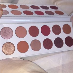 Kylie Pressed Powder Palette in great condition!!